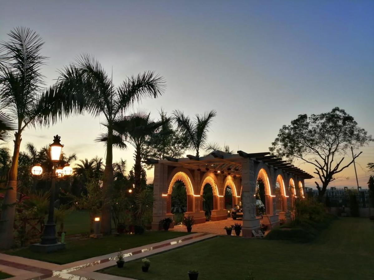 Mann The Palm Retreat Hotel Lucknow Exterior foto